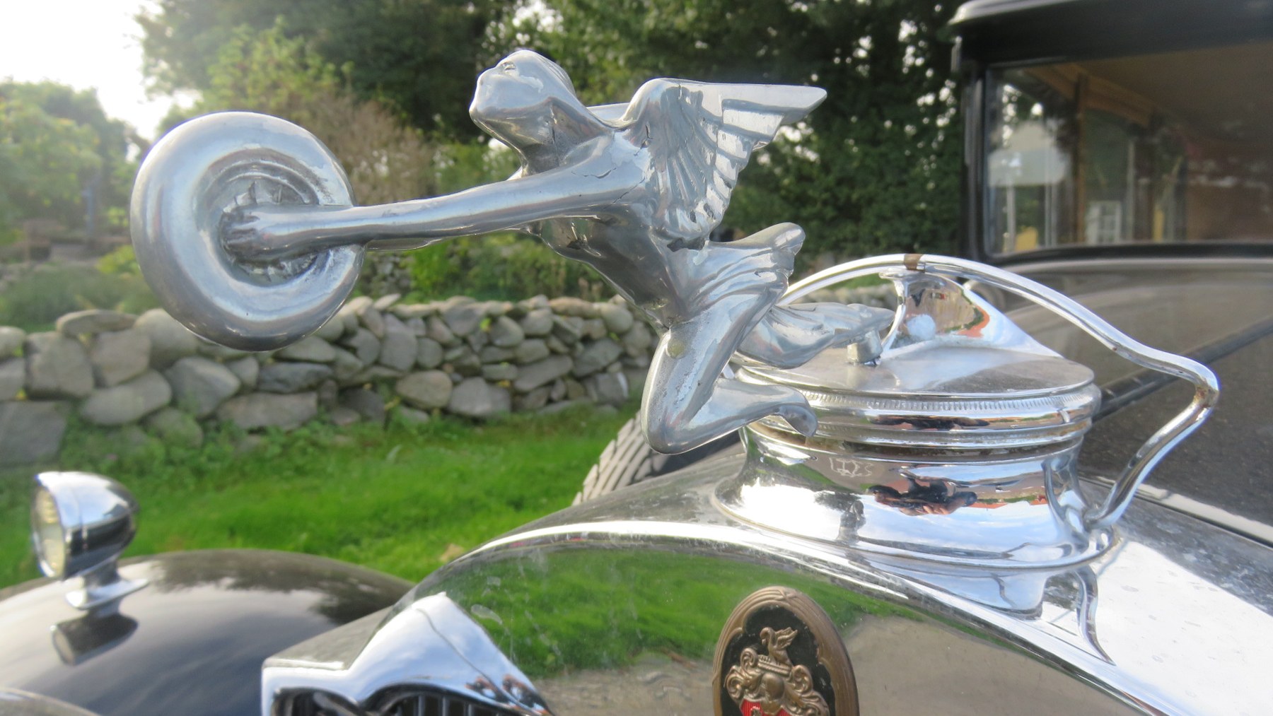 Packard 726 von 1930 – Kühlerfigur und Chromdetails